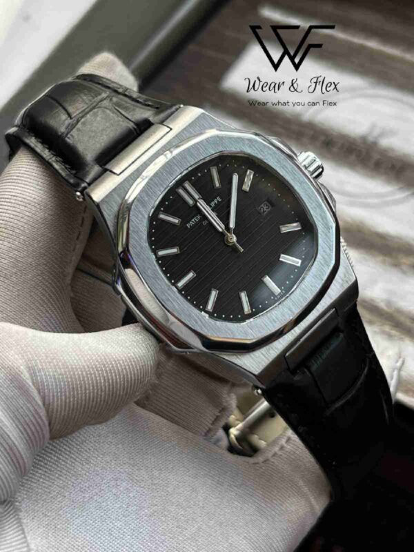 Patek Philippe Nautilus Sweep (black)